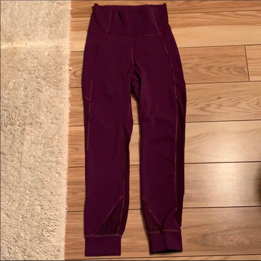 Lululemon Tights with Mesh Panel. High rise Sz 4